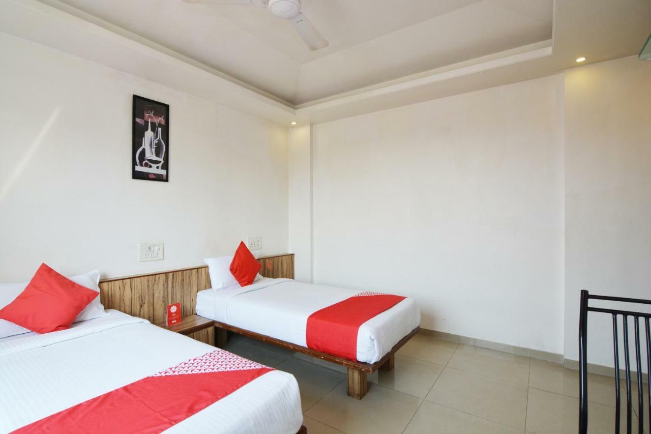 Отель Oyo 24197 Saptaruchi Pimpri-Chinchwad Экстерьер фото