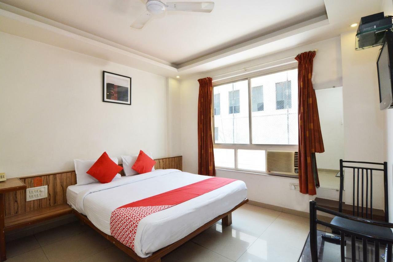 Отель Oyo 24197 Saptaruchi Pimpri-Chinchwad Экстерьер фото