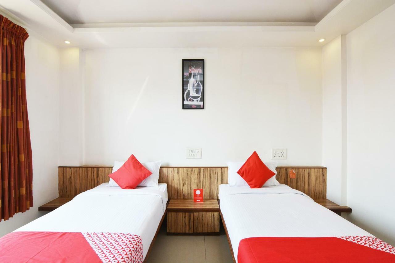 Отель Oyo 24197 Saptaruchi Pimpri-Chinchwad Экстерьер фото